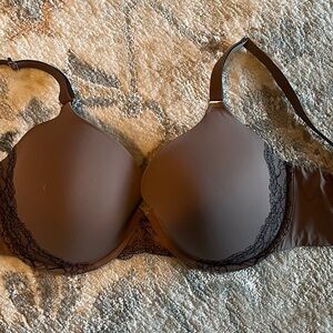 Elegant Lace Trim Bra in Black and Tan